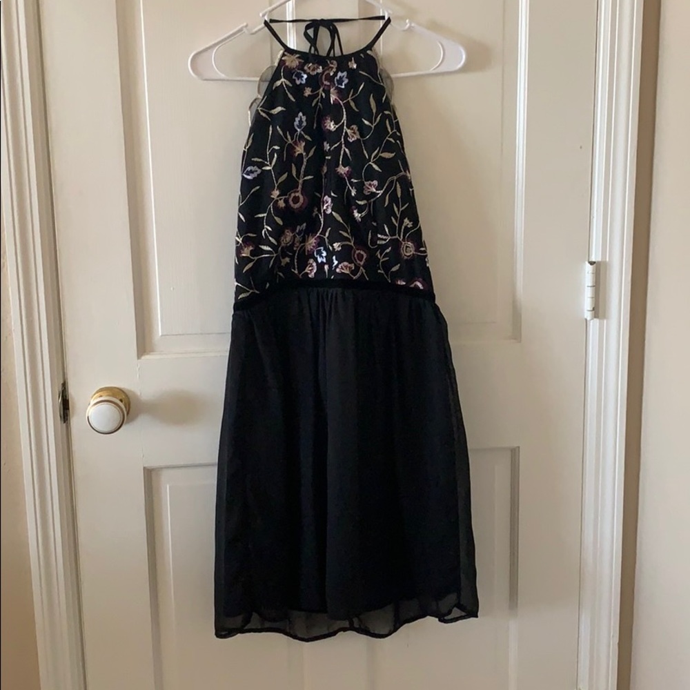 Backless dress